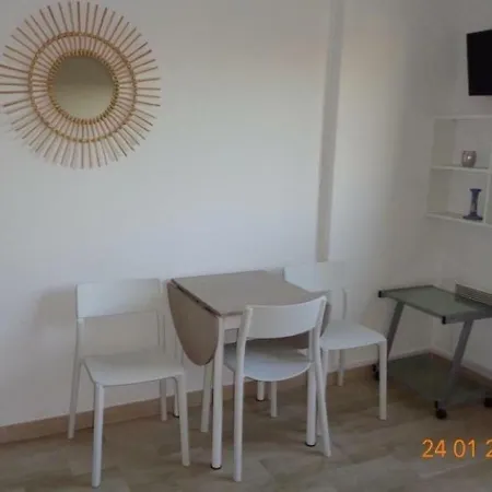Apartman Studio Avec Garage En Centre Ville Et Proche Plages