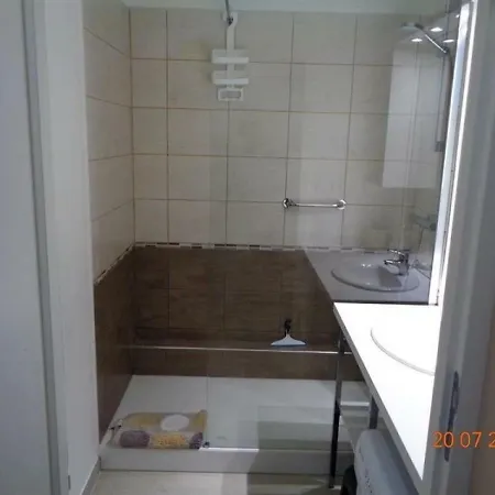 Apartman Studio Avec Garage En Centre Ville Et Proche Plages *