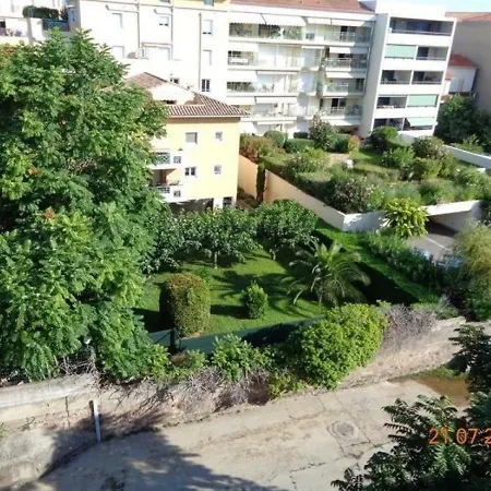 Studio Avec Garage En Centre Ville Et Proche Plages Apartman *